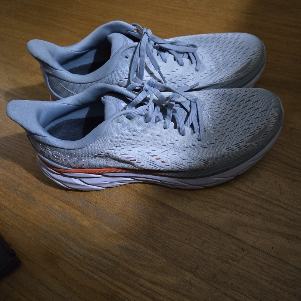 Women's Size 12 Hoka Shoe's.